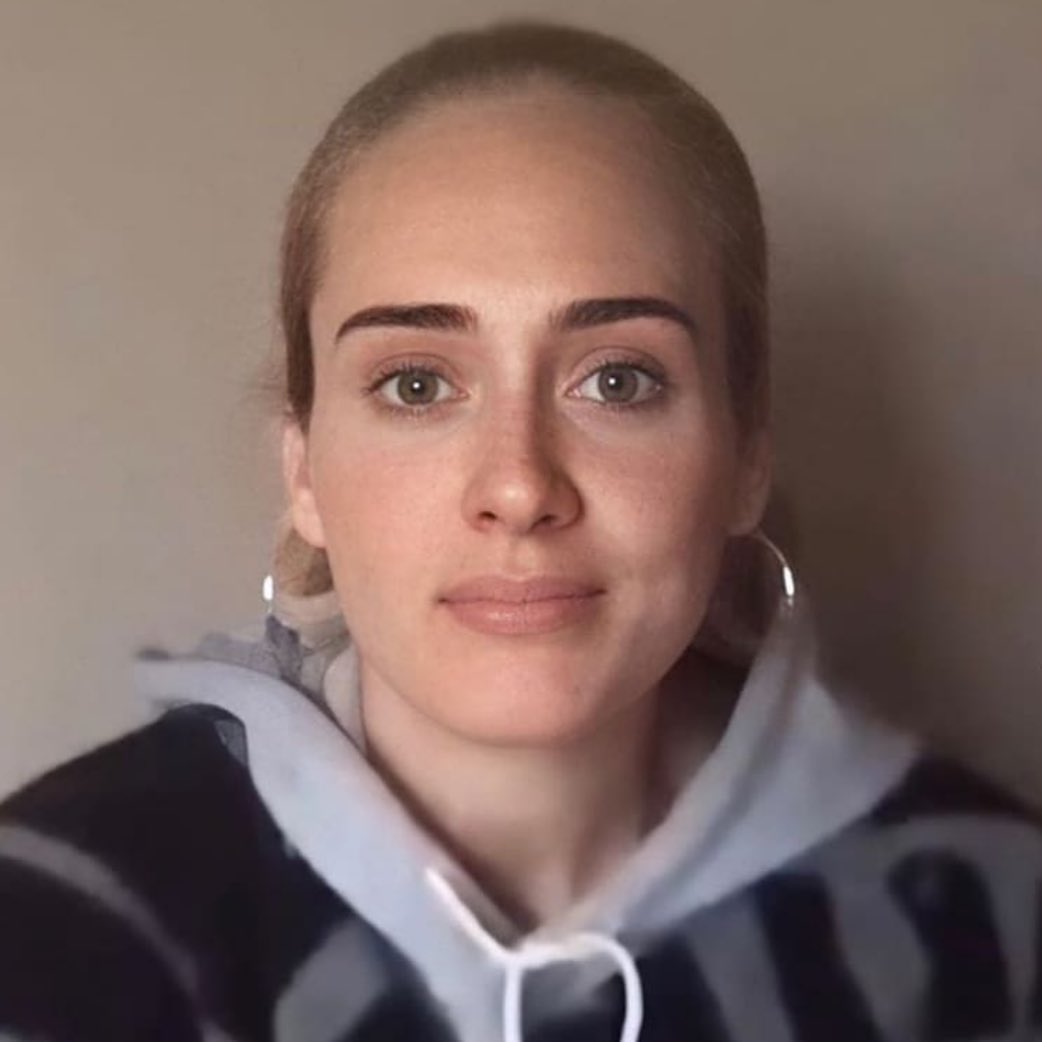 ¿La reconocen? se trata de la cantante <a href="/adele/">Adele</a> quien luce una nueva imagen luego de haber adelgazado unos cuantos kilos. #TuRitmo #Adel