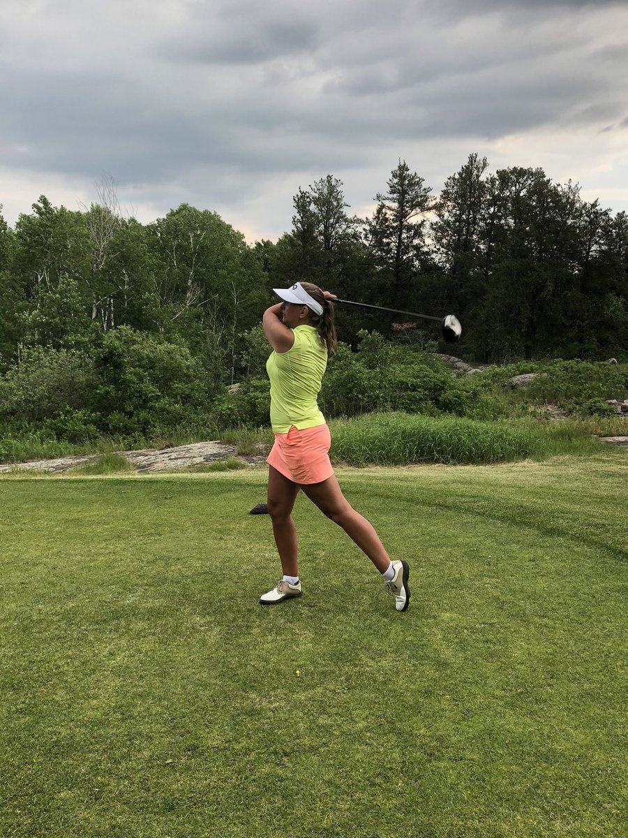 msjenn28's tweet photo. I typically wear black and grey in my day to day activities, but golf was made for colour. #golf #womanwhogolf #Nike #callaway https://t.co/F4Q5z0QNbf