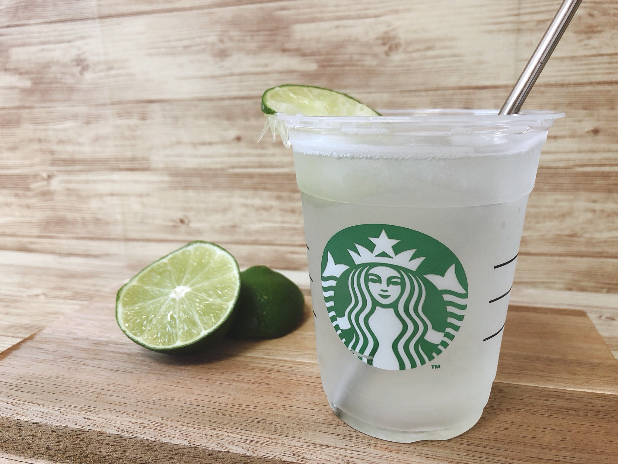 スタバマン スタぶろぐ スタバの夏ピッタリドリンク クールライム を完全再現できて感動 動画編集して皆さんにも作り方をシェアします T Co Xowllfrwm8 Twitter