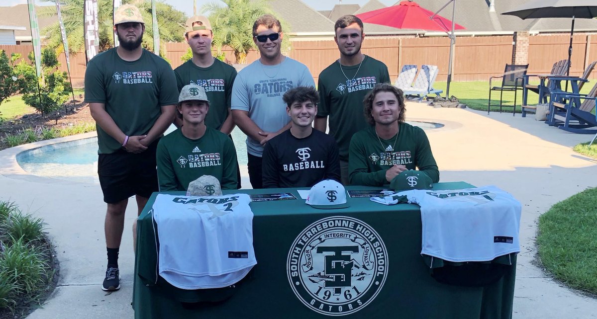 BayouPreps's tweet photo. Proper Send Off: Gators hold signing ceremony, senior night for baseball players https://t.co/YndzKe6Raw https://t.co/NSLUiOUWLW