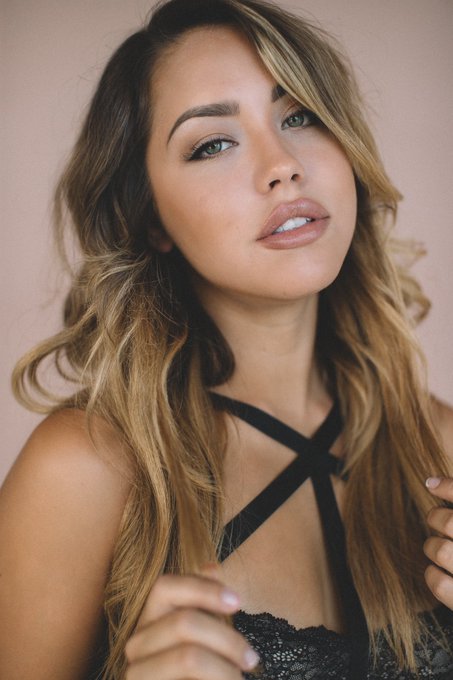 Angel face. Devil thoughts. Photo by @JakobyKing https://t.co/LK6udSiiPs