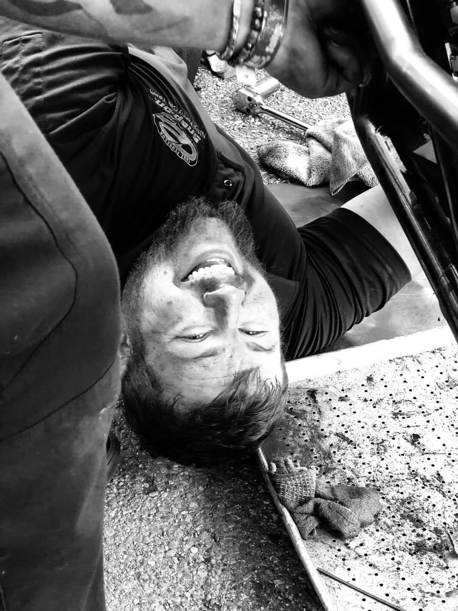 TraceC_54's tweet photo. God I love my job, so bad ass to get paid too work on a racecar. #justanormalweekend #cruizer #nitrofunnycar https://t.co/DpttuPRlIM