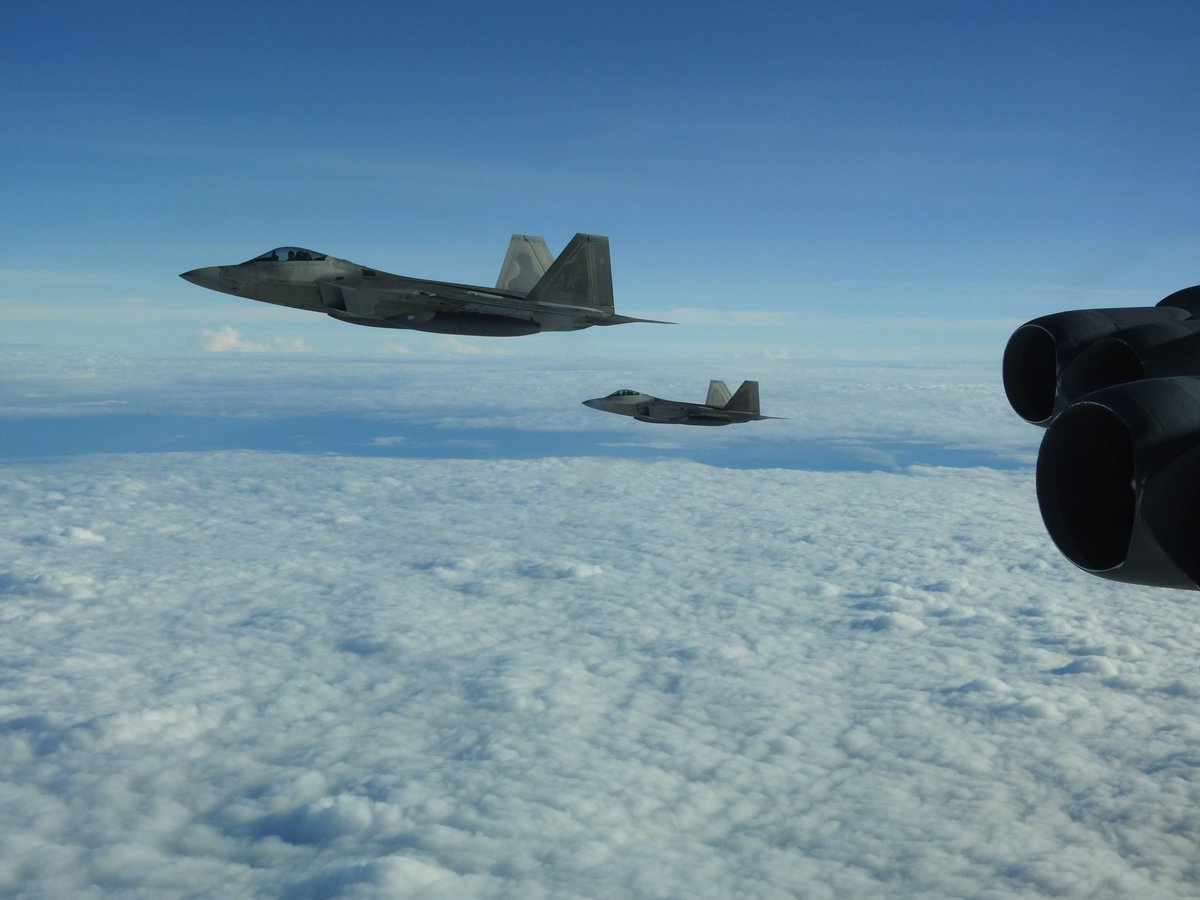 TheDeadDistrict's tweet photo. During a recent #BTF mission one #B52 integrated with #F22 #Raptors and #RCAF CF-18 #Hornets to conduct intercept training in support of #NORADCommand over the Beaufort Sea. https://t.co/LCHmrFtk0s