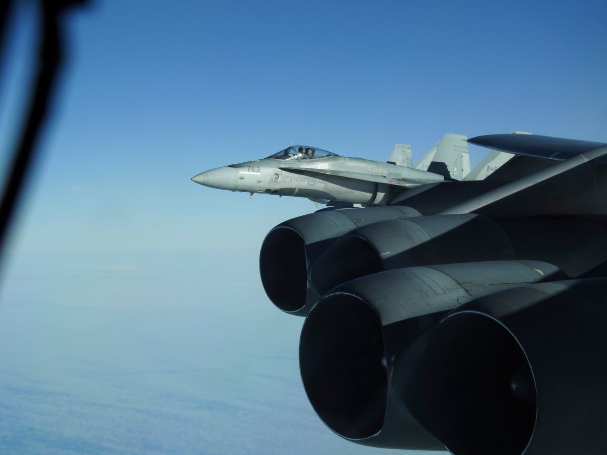 TheDeadDistrict's tweet photo. During a recent #BTF mission one #B52 integrated with #F22 #Raptors and #RCAF CF-18 #Hornets to conduct intercept training in support of #NORADCommand over the Beaufort Sea. https://t.co/LCHmrFtk0s