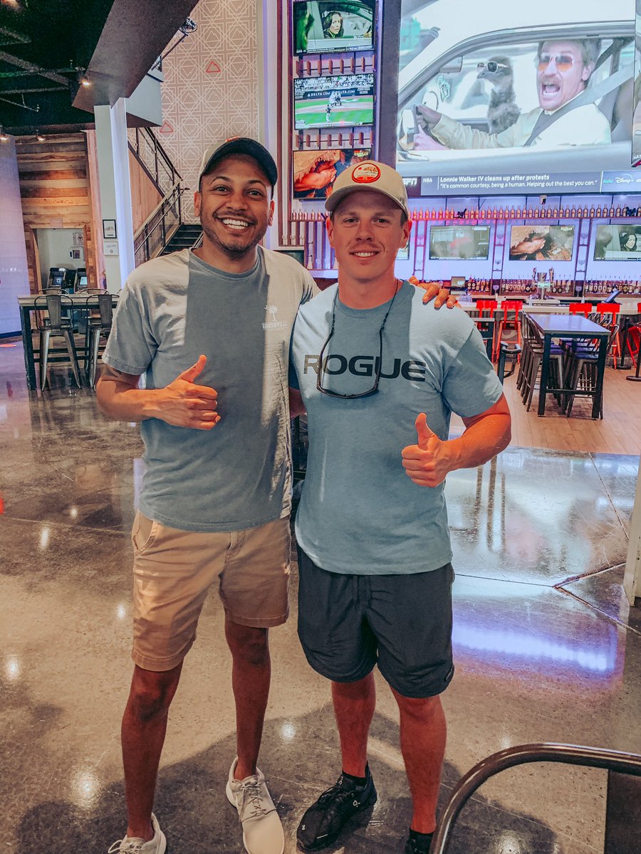 thetrfcpattern's tweet image. When fans recognize you in public! “hey you must be @dvento_ from Instagram”