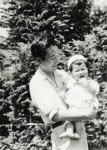 高良宇多 トレンドの太宰治の孫で思い出した 自分の書斎でキメ顔している文豪も好きだけど お父さんしている文豪も個人的に凄く好きなんだよなぁ 高良宇多 トレンドの太宰治の孫で思い出した 自分の書斎でキメ顔している文豪も好きだけど お父さんしている文豪も個人的に凄く好きなんだよなぁ