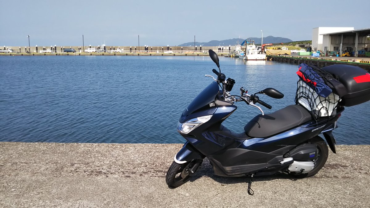 ケルビ Turipapa123 自分も原二釣行です Pcxなので参考にならない かもですが ダイワのライトロッドケース スリム125を肩にかけて乗ってます リアシートにクーラーボックスを置いてるのでロッドケースは背中ではなく前 ばたつかないようにベルト調整 ケルビ Turipapa123 自分も原二釣行です Pcxなので参考にならない かもですが ダイワのライトロッドケース スリム125を肩にかけて乗ってます リアシートにクーラーボックスを置いてるのでロッドケースは背中ではなく前 ばたつかないようにベルト調整