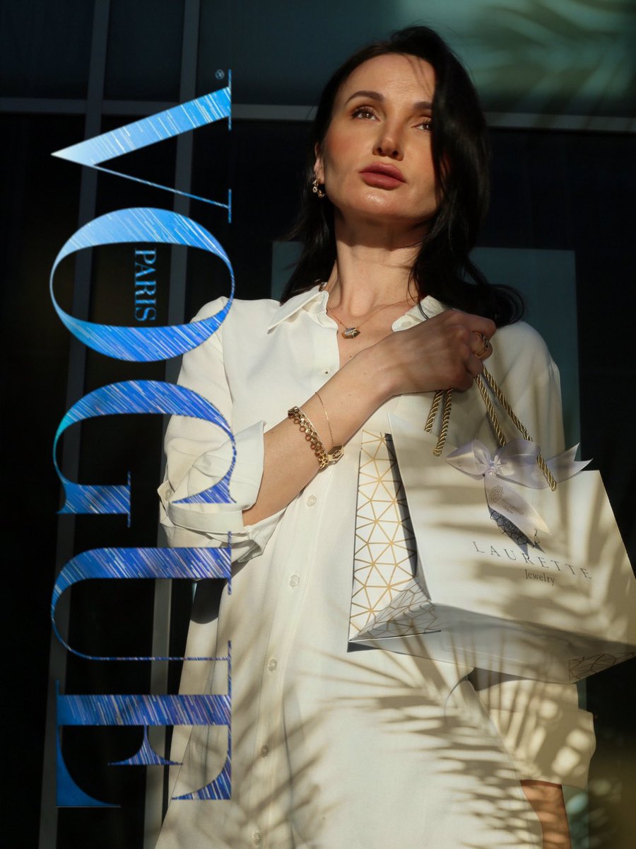 laurette_sa's tweet photo. #voguechallange 🖤💙 https://t.co/iJzkeXTrqh