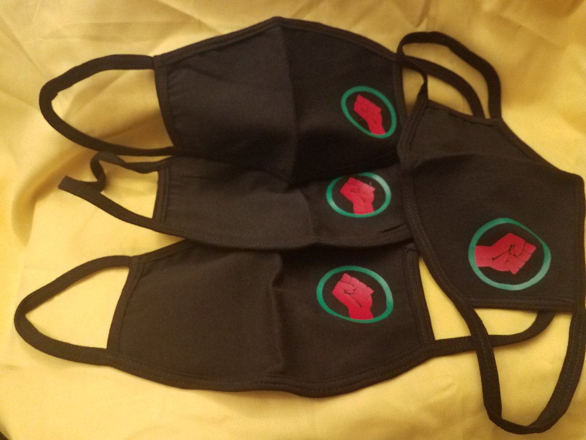 Blacfoxtails tweet media