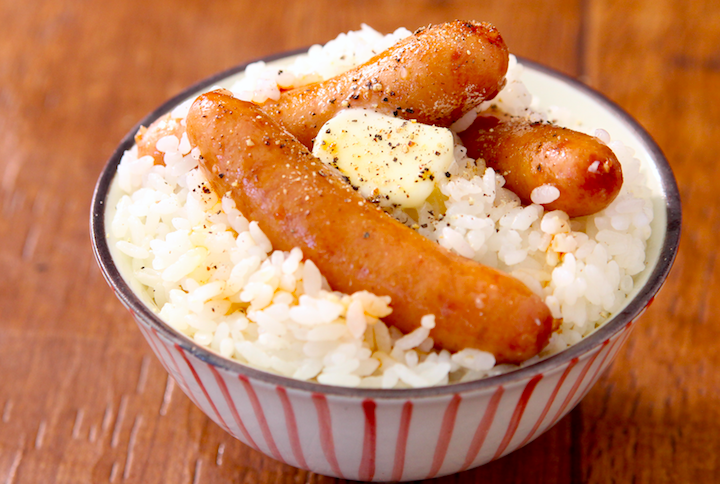 あまりにも罪深い ソーセージと白米をそのまま炊き込むレシピが 背徳感の塊 バカのご馳走 なのですぐにでも試したい Togetter あまりにも罪深い ソーセージと白米をそのまま炊き込むレシピが 背徳感の塊 バカのご馳走 なのですぐにでも試したい Togetter