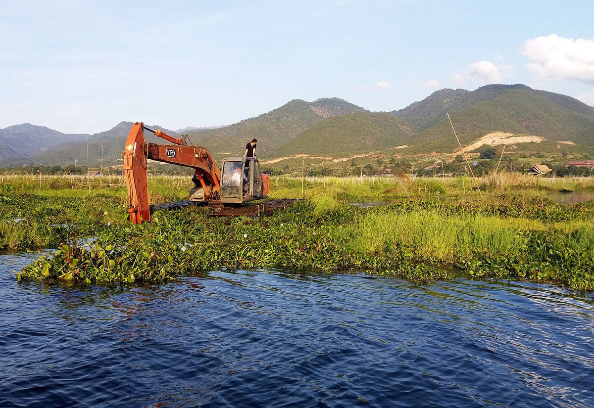 MaxMyanmar's tweet photo. Ayeyarwady Foundation emphasized Inle Lake for three years of Conservation

Inle lake, one of top icons for Myanmar tourism and Myanmar environmental image, placed in the Shan Hills of Myanmar,
https://t.co/2SeqkO5oAU https://t.co/GO4Yjg7HFt