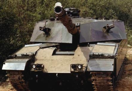 TheDeadDistrict's tweet photo. Aluminium #Chieftain #Tank
In the mid-60βs, the FVRDE had developed a new type of armour, AKA #Chobham or #Burlington. This armor has tested on new #MBT. The new tank was to be called Chieftain Mk5/2, however this was later changed to #FV4211 and nicknamed the Aluminium Chieftain https://t.co/vCH0T5slqP