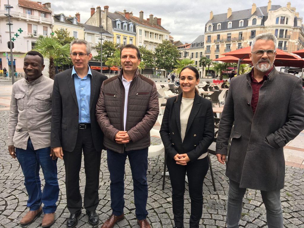 Un comité de soutien à la campagne #MyriamMendez2020 autour du docteur Nizar Kaafarani 👏 #Municipales2020 #Tarbes

 lasemainedespyrenees.fr/2020/06/15/tar…