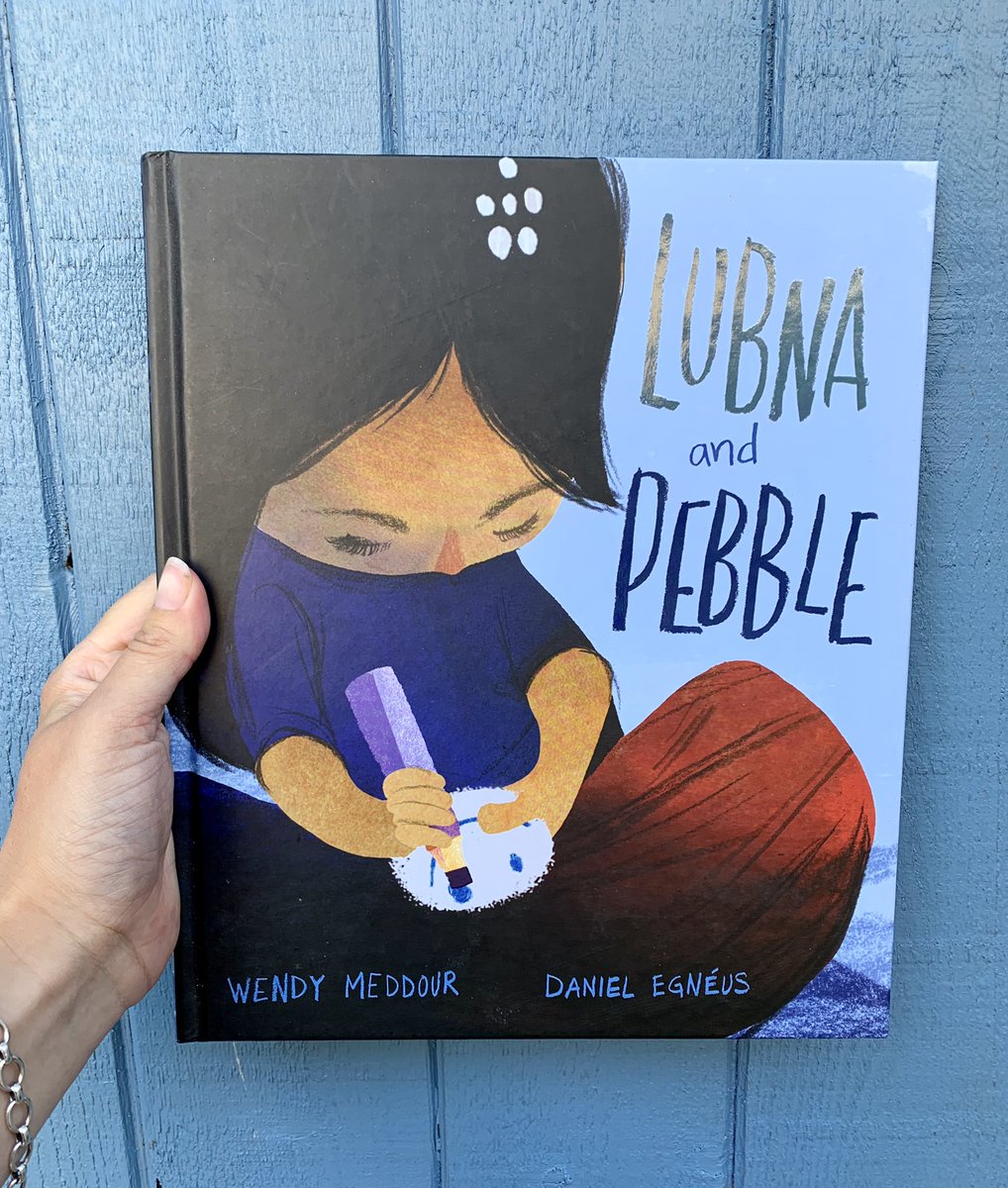  #LubnaAndPebble is a beautiful story about a little girl and her best friend, Pebble, whom she finds on the beach when she arrives at the World of Tents. When a sad little boy arrives at camp, she knows just what to do.  @WendyMeddour  @DanielEgneus  @OUPChildrens  #RefugeeWeek2020