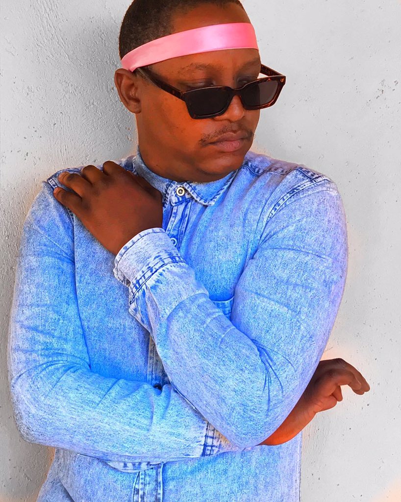 ketzJohnson's tweet photo. You can't pour from an empty cup.....Love yourself,Be Yourself and above all don’t be apologitic about it Happy Tuesday ✨✨
#KetzJohnson
#bwartist https://t.co/eyHec0QiKT