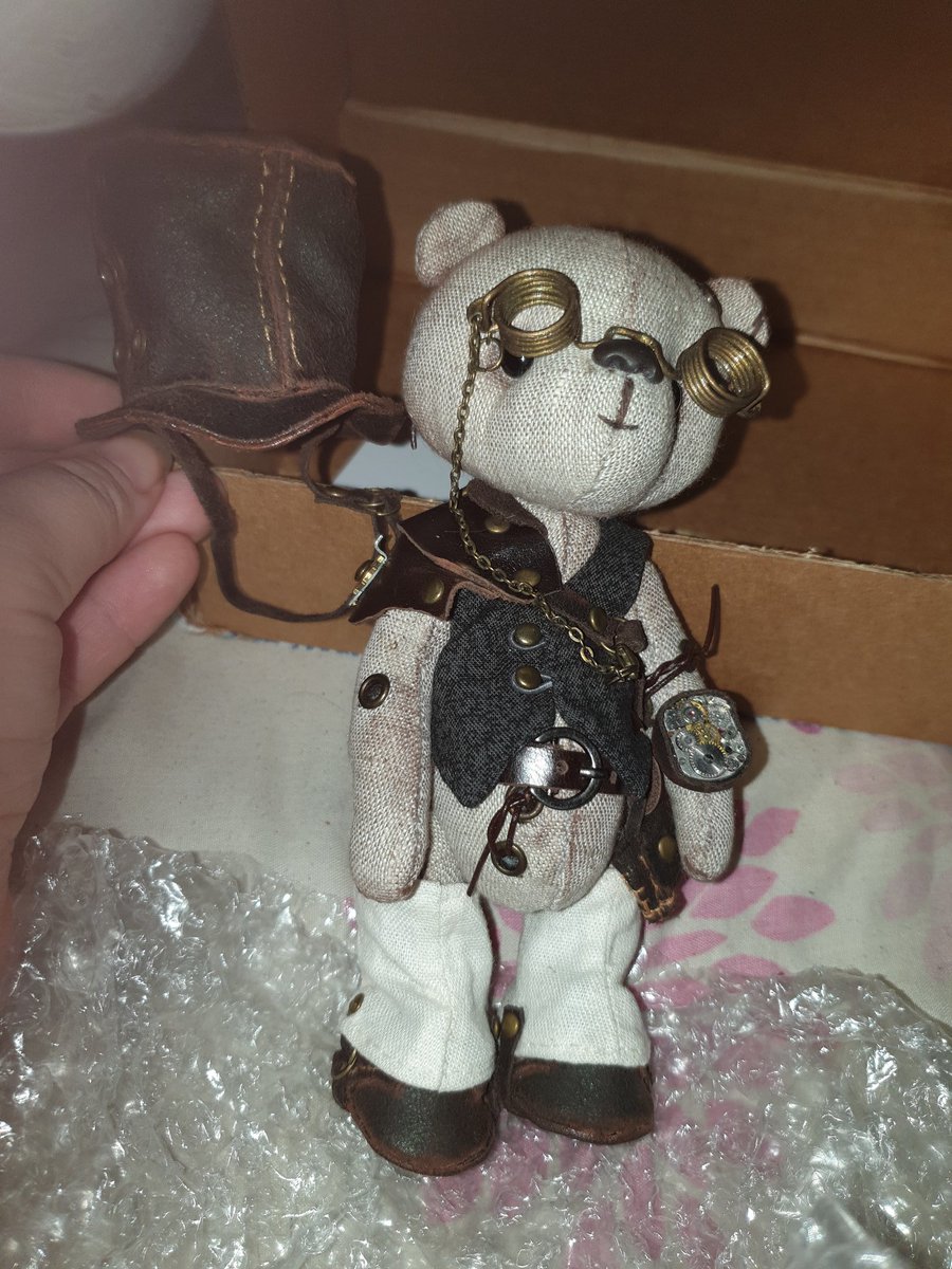🇺🇦TourGuideTed©🧸🏳️🌈🐦🇪🇺 (@tourguideted) on Twitter photo <a href="/littlemore20/">Tessa Bennett #bemoretoddy</a> <a href="/Bazthebearuk/">BazthebearUK©🐾🐻🐨🐼🐘🦏🐬</a> @FredTedHug <a href="/DCMonkey3/">DC The Dales Adventurer</a> We have 14 prizes now Tessa and I think raised £140 but we need to raise more. If you could post or Retweet about it that would help.
First prize is a steampunk Bear previously owned by Kevin & <a href="/ToddyFur/">Toddy Furrington</a> donated by <a href="/natalie_rizvi/">Natalie rizvi</a> <a href="/littlemore20/">Tessa Bennett #bemoretoddy</a> <a href="/Bazthebearuk/">BazthebearUK©🐾🐻🐨🐼🐘🦏🐬</a> @FredTedHug <a href="/DCMonkey3/">DC The Dales Adventurer</a> We have 14 prizes now Tessa and I think raised £140 but we need to raise more. If you could post or Retweet about it that would help.
First prize is a steampunk Bear previously owned by Kevin & <a href="/ToddyFur/">Toddy Furrington</a> donated by <a href="/natalie_rizvi/">Natalie rizvi</a>