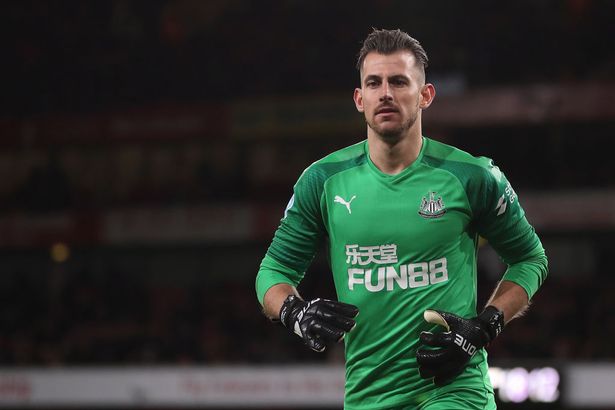 fanadviser's tweet photo. Top FPL goalkeepers for the season restart by FanAdviser:
 
⭐️Premium
Leno (5.0, 7%) 
Ederson (6.0, 12%)
 
🚀Differential
Dubravka (5.1, 2%) https://t.co/s4OfeXFF8P