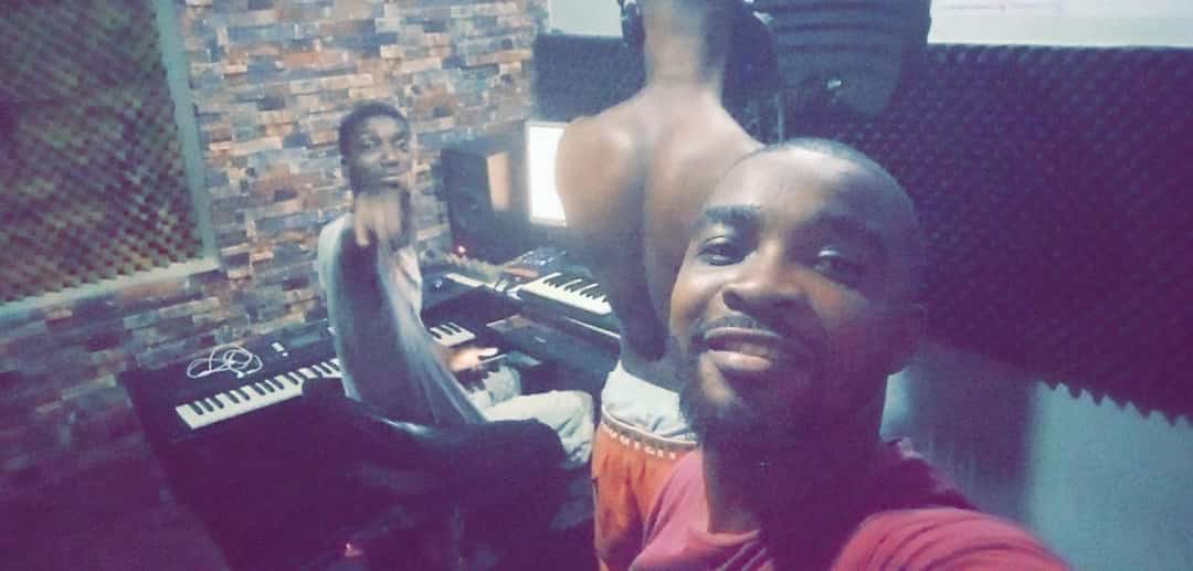 ThunderBeatz10's tweet photo. Thunderbeatz studio https://t.co/SLunxjTWER