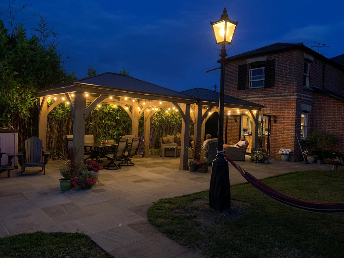 LightsaveLtd's tweet image. Pictures sent in by a happy customer of our #festoon #ledlight kit to transform your #garden this #summer 

#gardenlighting #gardenlights #led #festoonlighting 

lightsave.co.uk/index.php/fest…