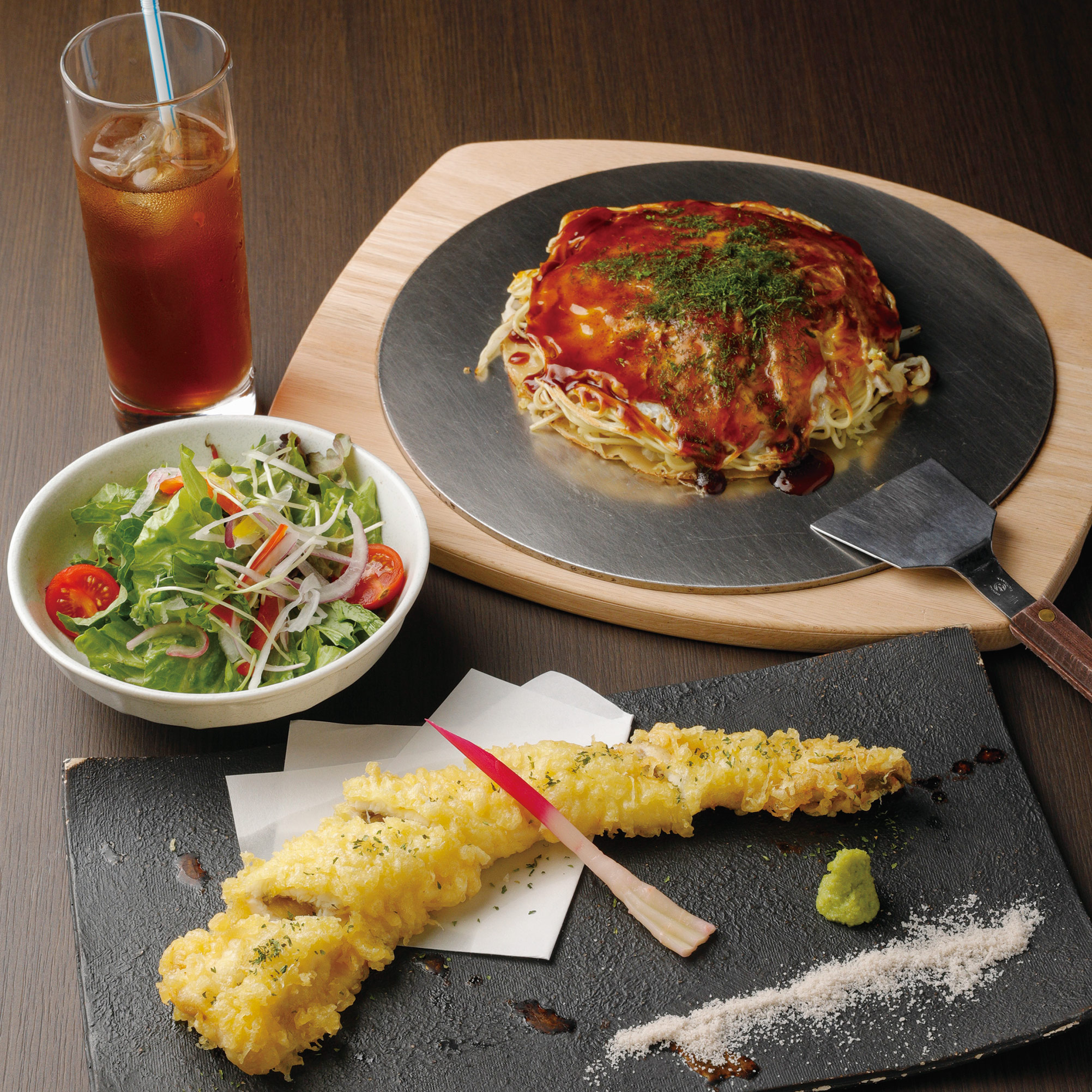 広島お好み焼 みっちゃん総本店 新メニュー 雅 そごう広島店にて おトクな 選べるランチセット がスタート 11時 14時限定 お好きなお料理を選べるランチセットです 雅限定ランチセット 選べる一品 ハーフサイズお好み焼 Or ご飯と