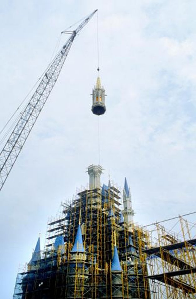 Construction went way over budget, so Takahashi had his work cut out keeping credit lines open. The park we know today finally opened in 1983. It was raining, so the opening ceremony was held under cover.