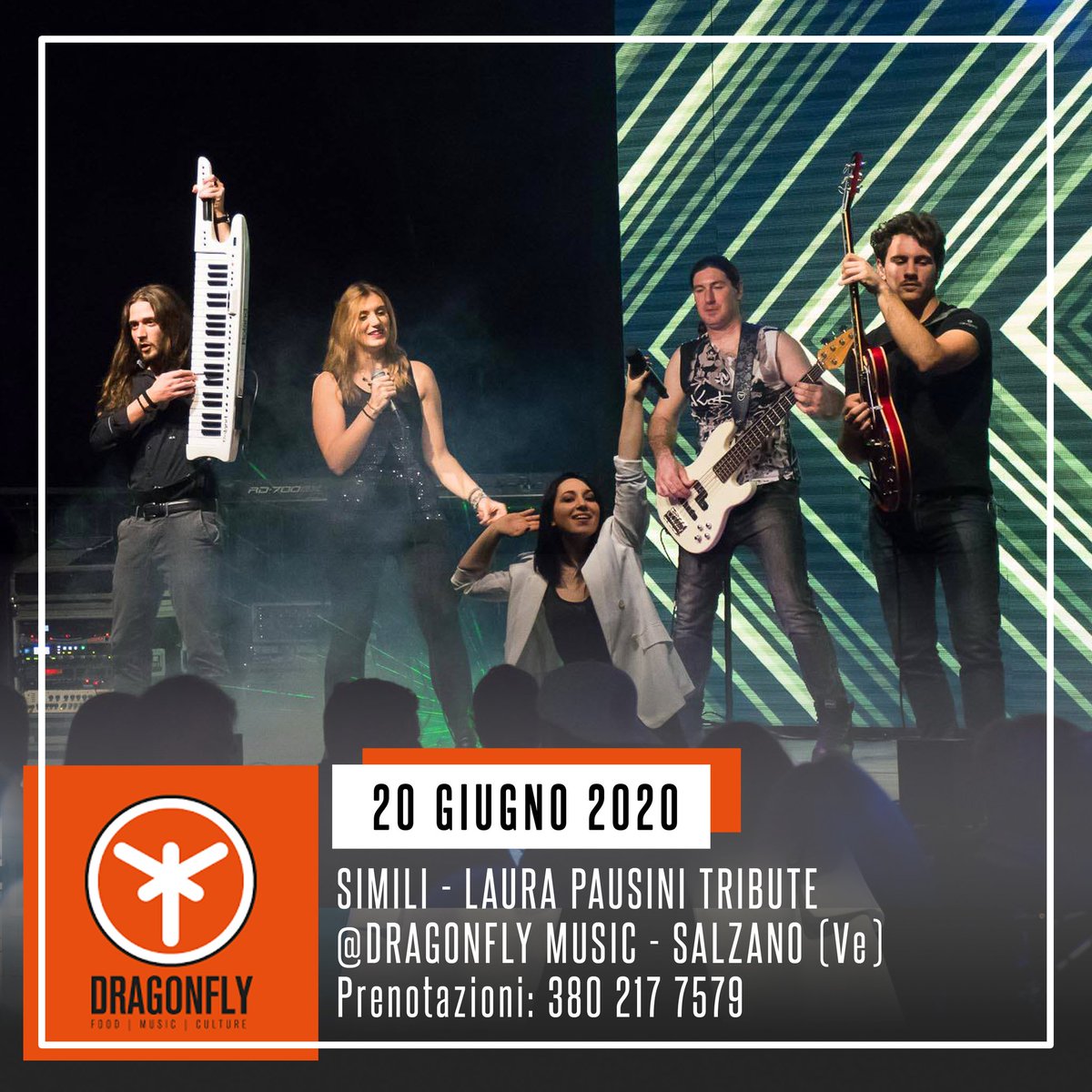 SimiliLP's tweet photo. - 5 // Live @ Dragonfly

"La meraviglia di essere simili,
La tenerezza di essere simili,
La commozione per essere simili".

#simili #simililive #laurapausini #laurapausinitribute #laurapausinitributo https://t.co/isYHCP5IwK