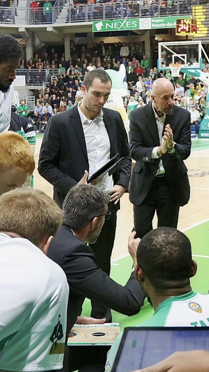 ESSMPortel_news's tweet photo. #Staff 🔄
@LDLCASVEL ne devrait pas tarder à officialiser son nouveau staff et deux nouvelles têtes devraient apparaître.
En plus de Frédéric #Fauthoux, le club du Président @TonyParker a mis la main sur Morgan #Belnou, l'assistant stelliste !
Un départ digne d'une promotion 👏🏼 https://t.co/bUYlcHi7Mi