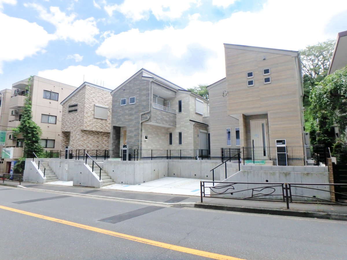 asasho_JP's tweet photo. 神奈川県川崎市多摩区寺尾台　3棟　元気に販売中☆
#新築戸建て #注文住宅 #工務店 #朝商 #ソフィアタウン #立川市 #tachikawa https://t.co/H1mXWFGBAu