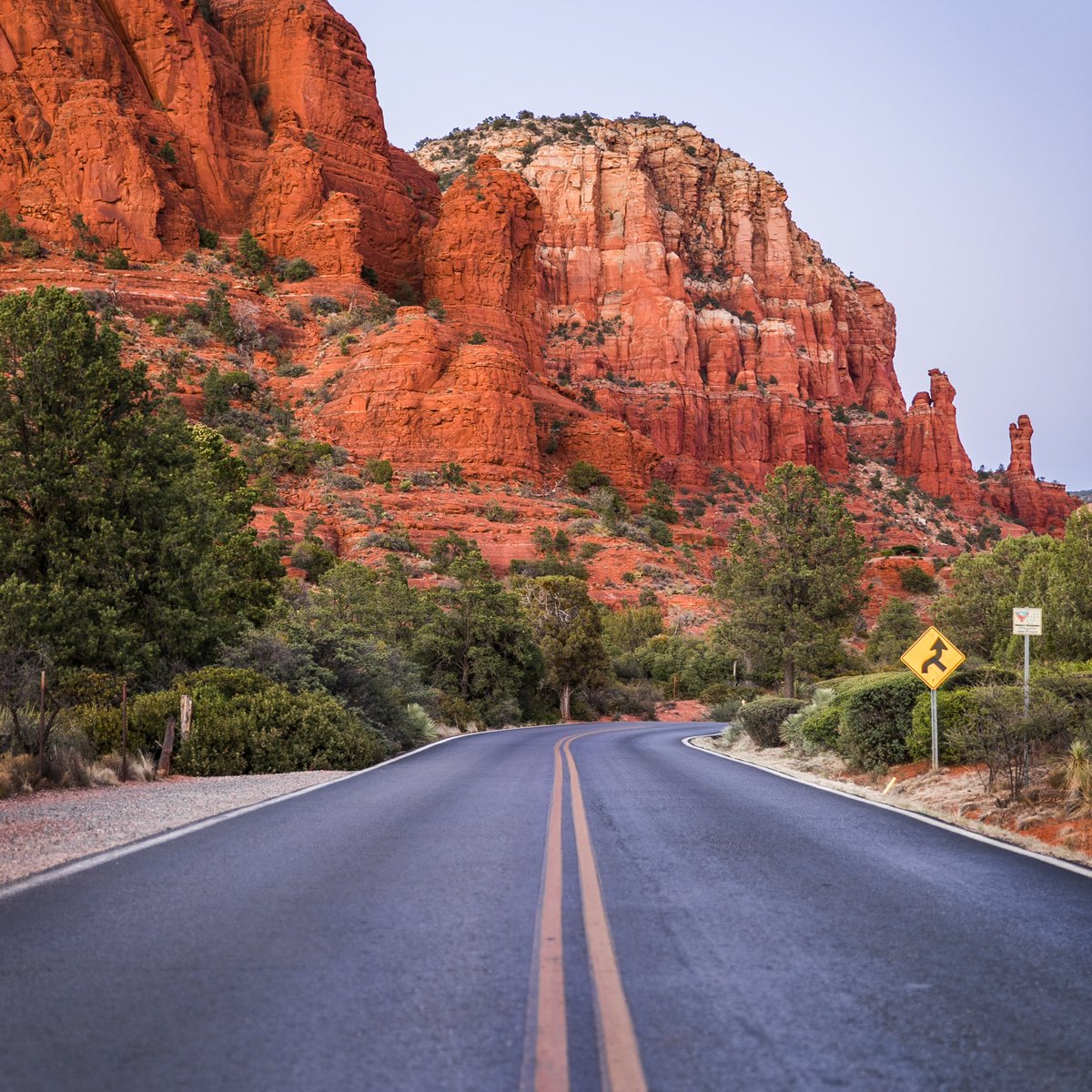 SimbioseClo's tweet photo. #RaisedByRoads
Seguimos adictos a la carretera. Eso es algo que ni mil cuarentenas podría curar. Amamos cada curva, cada parada, cada bache y cada repostaje.
Somos verdaderos nómadas. Una tribu imparabla que no deja de crecer.
.
#SimbioseClothing #RealAdventurers #TravelVibes https://t.co/BVwVD2ToRa