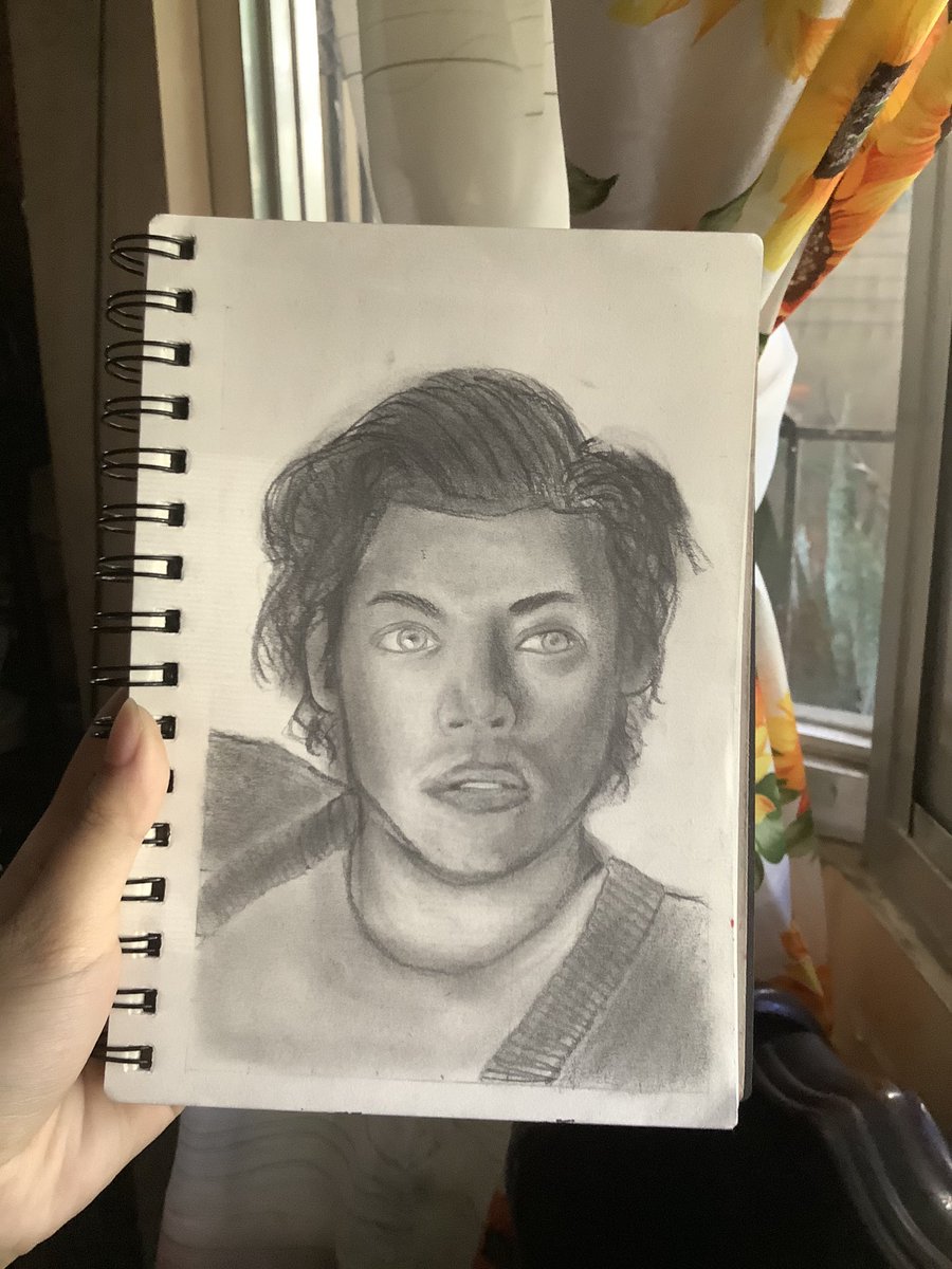 Arigatthoe's tweet photo. my first few sketches uwu https://t.co/Rrp7KdPxj5
