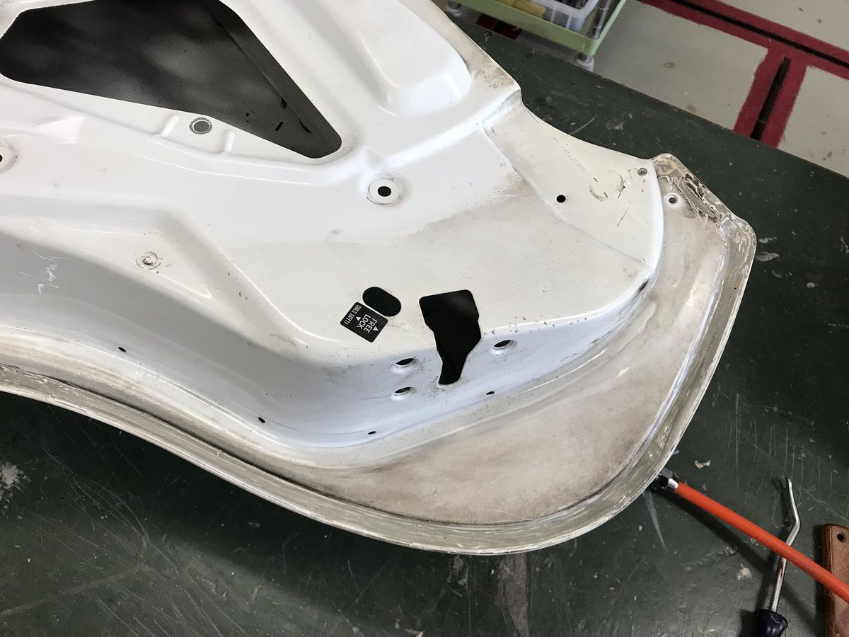 Gia 新潟国際自動車大学校 公式 授業再開準備続けてます ドアパネルの内部構造 をよく知るための教材作ってまーす ちなみにサッシュレスドアなのでガラスの調整が難しい構造です T Co Vrutmyktr1 車体整備士 モータースポーツ 塗装