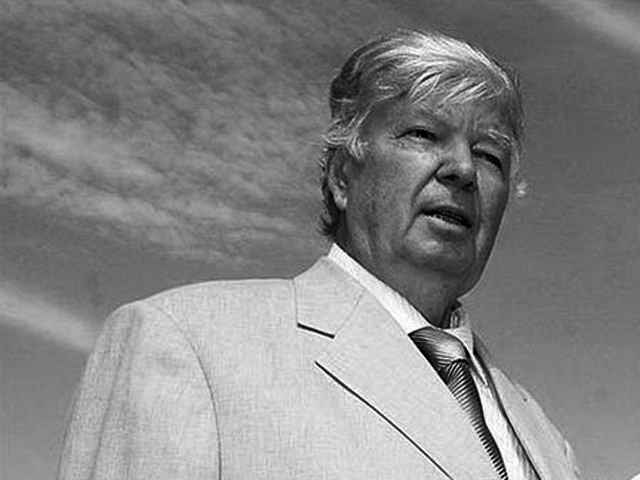 Сьогодні перестало битися серце великої людини праці, хлібороба, громадського та політичного діяча, Героя України, батька п’ятого президента України Олексія Івановича Порошенка.

Висловлюємо щирі співчуття Петру Олексійовичу та Марині Анатоліївні, усім рідним і близьким