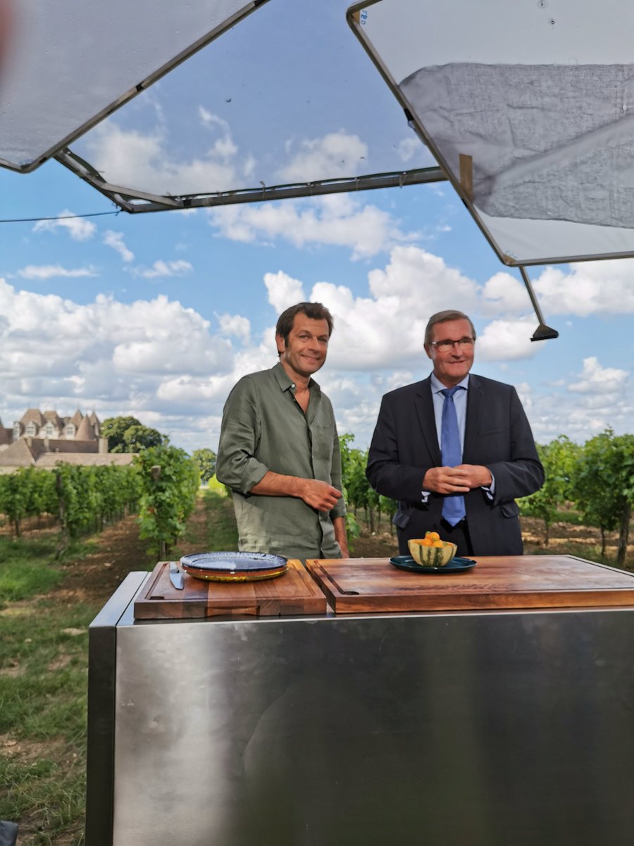 BergeracVins's tweet photo. La #Dordogne et son patrimoine gastronomique à l'honneur tout cet été dans l'émission Petits plats en équilibre ! Une émission présentée par Laurent Mariotte et diffusée sur TF1 avant et après le JT du 13h et 20h ! 
#perigord https://t.co/owVIlp9uy1