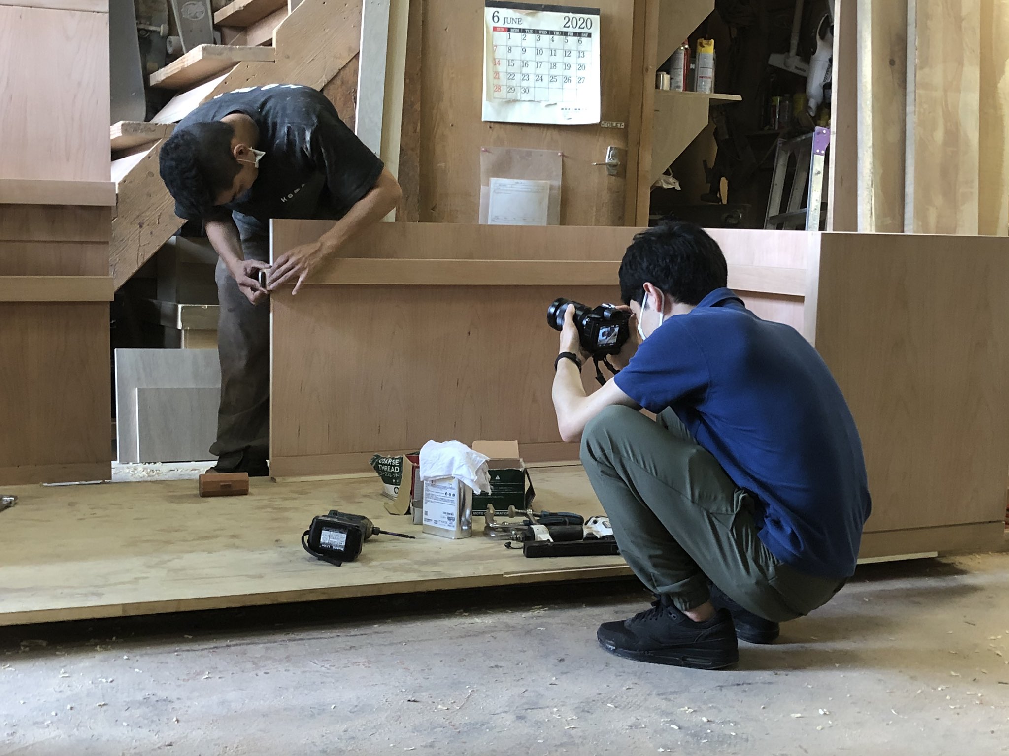 家具工房koma 若い衆のホープであるツッチーのtv取材を2日に渡ってしていただきました ありがとうございます Tv 取材 ホープ 家具職人 若手 壁面 Koma 家具 感謝 T Co Faawit7kfg Twitter