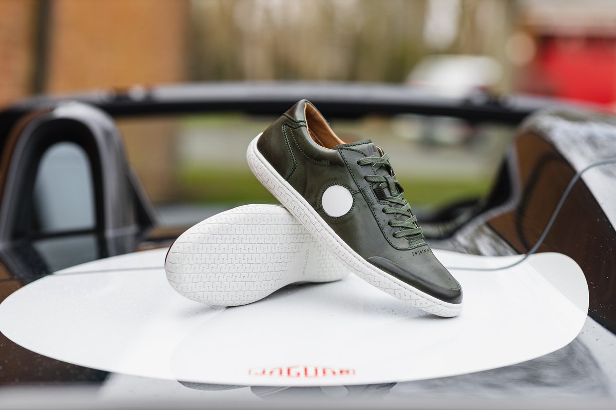 GentlemanRacer's tweet photo. Introducing the Piloti Avenue - British Racing Green Edition 🇬🇧- Inspired by the Classic @JaguarUK colour-way.
Now available to purchase from https://t.co/0sYePf8Gd1 https://t.co/eZ6SP9XJNA