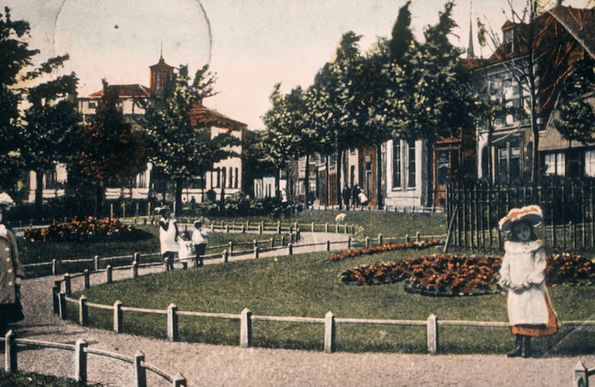 Dit deed de auto met jullie wijk: De Burcht, Zaandam ca. 1900, 1910 en nu https://decorrespondent.nl/11311/dit-deed-de-auto-met-jullie-wijk/1189318565325-47c96cc5