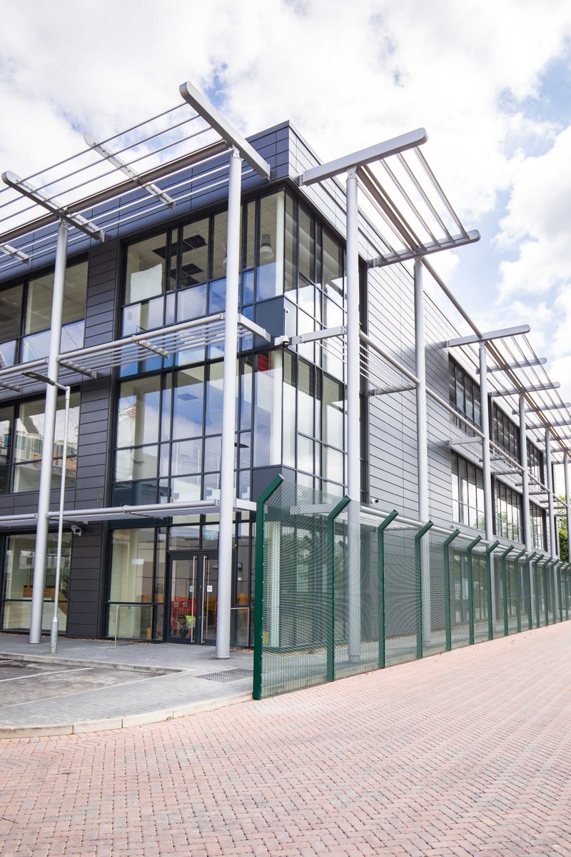 datacentsummit's tweet photo. It’s no secret that the #datacentre industry has a significant environmental impact. In response to increasing demand, data centres use more than 400 #terawatts of #energy every year. We look at how we can ‘green’ the data centre further.
https://t.co/ZjPHc6FMP0
#NetworksEurope https://t.co/DxzQM8KXj2