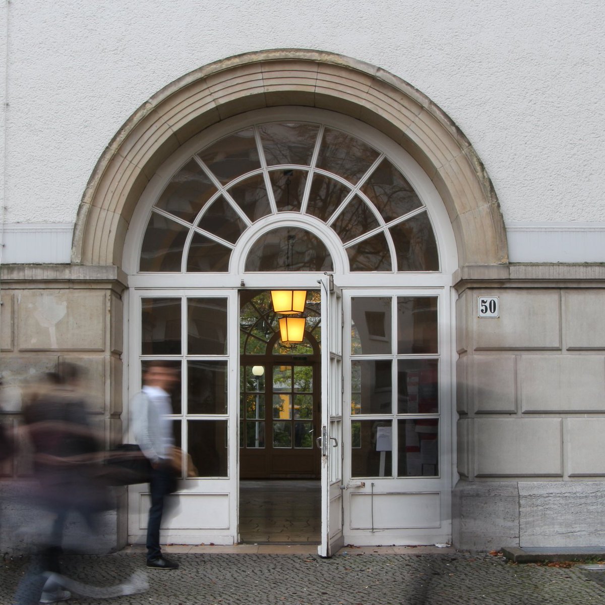 HWR_Berlin's tweet image. #abi2020 jetzt☑️ #Studium next 🚀 #Online-Info MORGEN 17.6. 13h Studis beraten live auf #Instagram #Instathek zu #Studium #Bewerbung #Studienalltag 👉bit.ly/2UMmp7m ➕16.30h #Webinar #Studienbewerbung👉bit.ly/3hvU6nf @TspWissenschaft @braincityb @studisonline