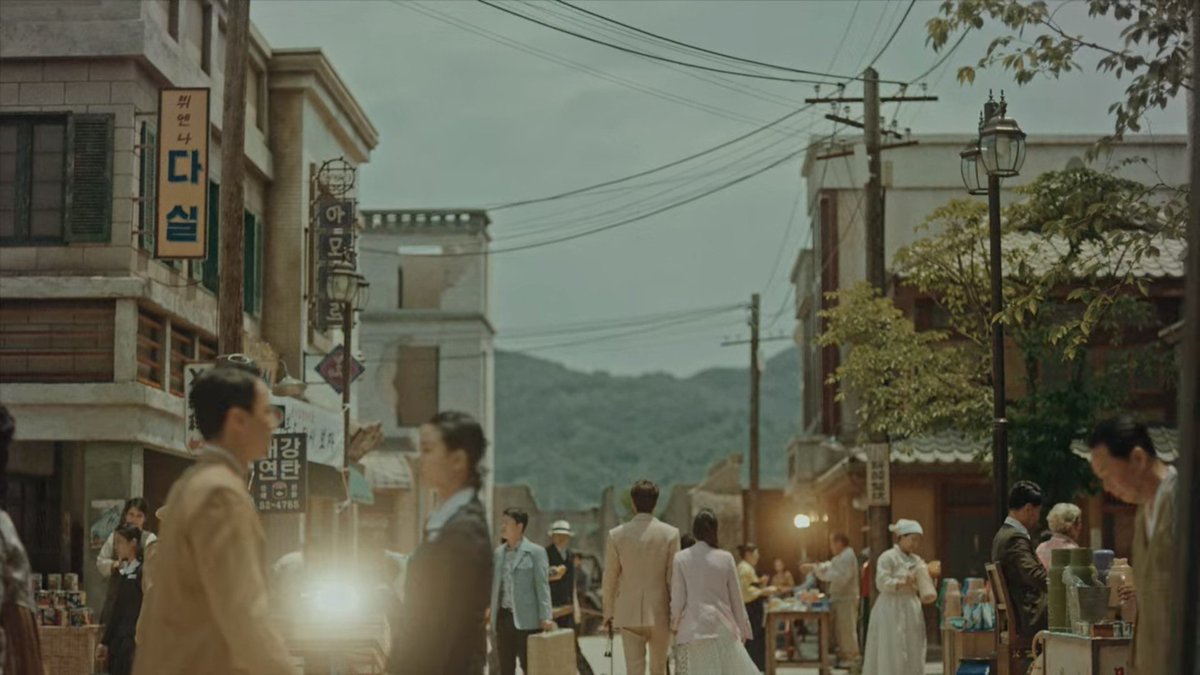 พบคนไม่มูฟออน 1 อัตรา ><~/ชั้นเอง... #TheKingEternalMonarch #TKEMGloriousFinale #TheKingEternalMonarchFinale