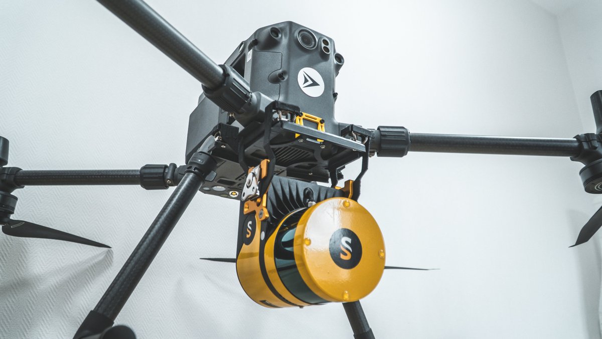 YellowScan's tweet photo. 😀 Discover our new mounting bracket for DJI M300 holding the Surveyor #lidar #surveyor @DJIGlobal https://t.co/DU0OQTL4Iu