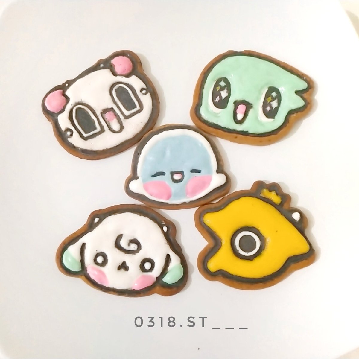 All spoonz cookies finished  a whole day  so tired but having so much fun hhahaa  need to catch up all "content" today  #Spoonz  #스푼즈  #비티  #디아볼  #슬라임  #신디  #핑  #BT  #Diabol  #Slime  #Cindy  #Ping  #뉴이스트  #NUEST  @NUESTNEWS  @withspoonz