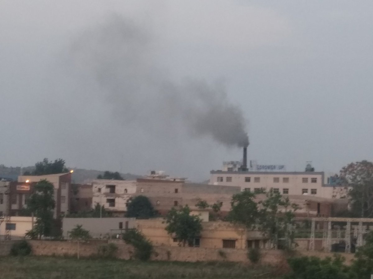 NavajyotiPanda's tweet image. Pollution .... In bhiwadi 
A great efforts by govt. Of rajasthan...
Nothing more than a good joke 
Everyone sleeping.... No action taken yet 
I don&apos;t know what Pollution control board is doing.
#pollution 
#alwar 
#polutioncontrolboard
#bhiwadipolution