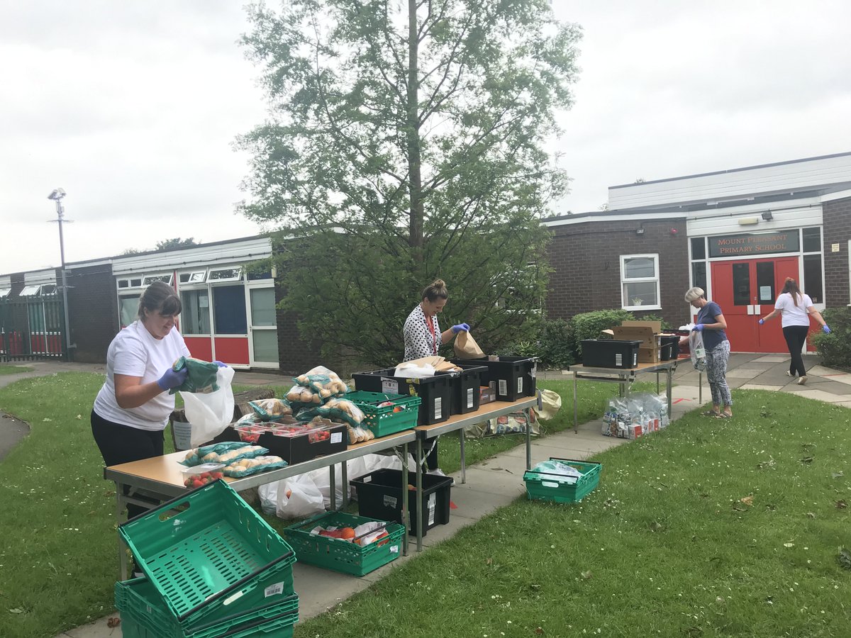 Busy day today! New hub - number 32! - opened at Mount Pleasant school in Darlington. Great to meet lots of new members and a  gang of volunteers on board to help get us off to a flying start. Thanks everyone! See you next week. #foodsurplus #nooneleftbehind
