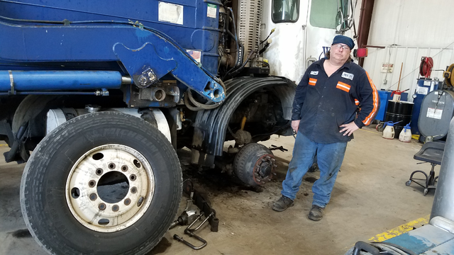 wcawaste's tweet photo. Every day this week, we want to Shout Out a branch of our company that deserves recognition for their hard work! Today belongs to our mechanics! Incredible men and women, like Robert Thomas and Kevin Robbins from Arkansas. They make sure our equipment runs smoothly! 
#ThankYou https://t.co/RNJtNoLyo1