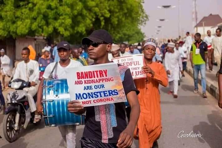 HerssernUmar's tweet photo. Peaceful protest is ongoing in Katsina today, over the escalating of insecurity in the state.
#NorthLivesMatter
#KillingsMustStop https://t.co/H5o1BhbiMf