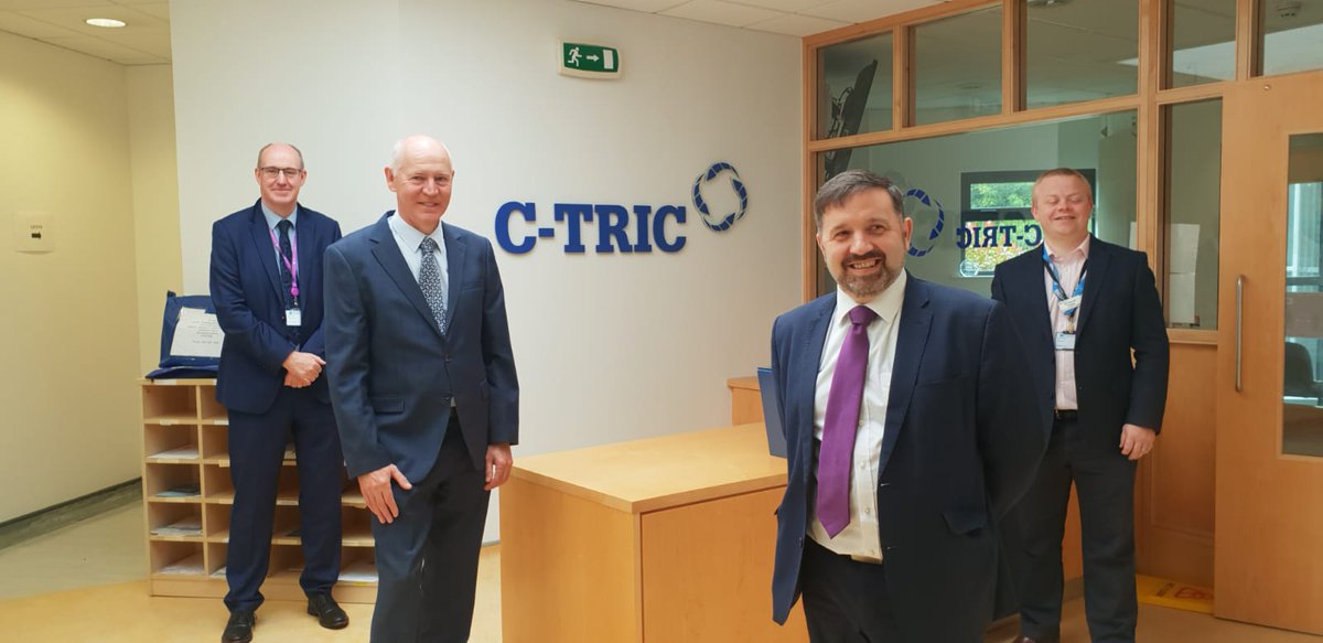 WesternHSCTrust's tweet photo. We welcomed our Health Minister @RobinSwannMoH to @C_TRIC this morning to take a tour of the faciltity and meet staff involved throughout the #COVID19 testing and reporting process 

@UlsterUni @dcsdcouncil @KilgallenA @TonyBjourson @ajpeace74 https://t.co/6o2JBcfndL