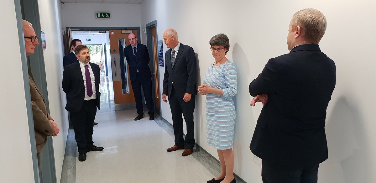 WesternHSCTrust's tweet photo. We welcomed our Health Minister @RobinSwannMoH to @C_TRIC this morning to take a tour of the faciltity and meet staff involved throughout the #COVID19 testing and reporting process 

@UlsterUni @dcsdcouncil @KilgallenA @TonyBjourson @ajpeace74 https://t.co/6o2JBcfndL