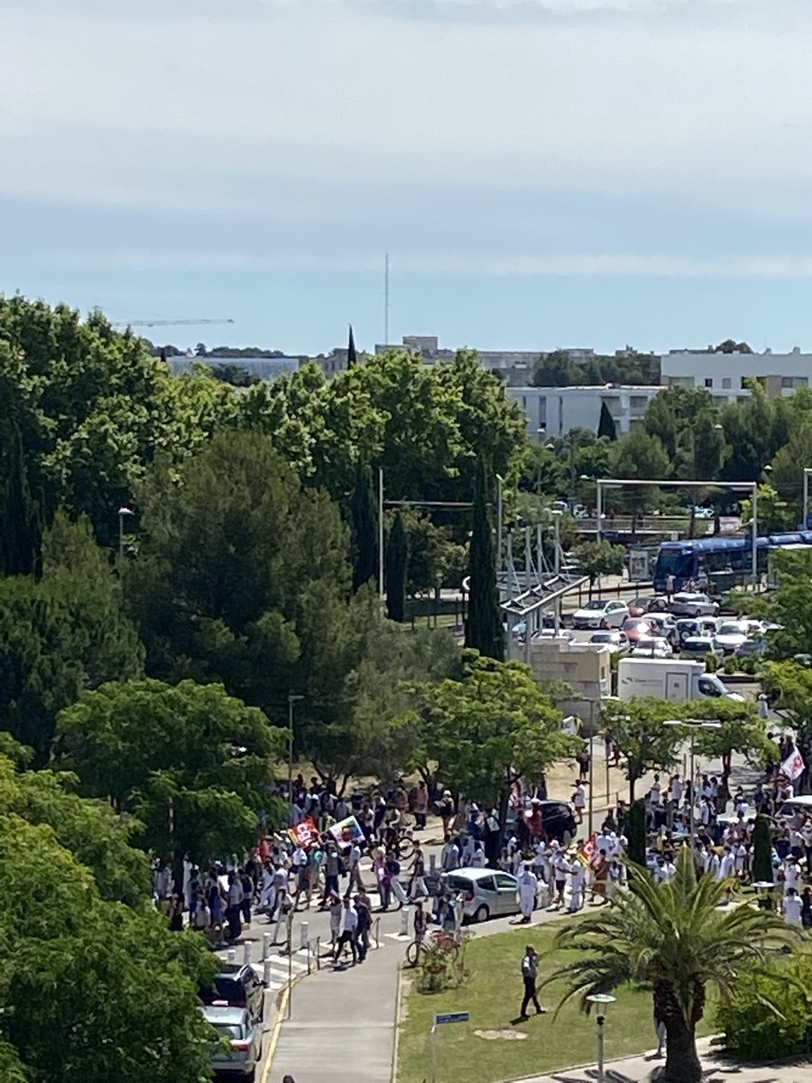 Personnel de Santé en colère ... devant mon CHU ADV ...