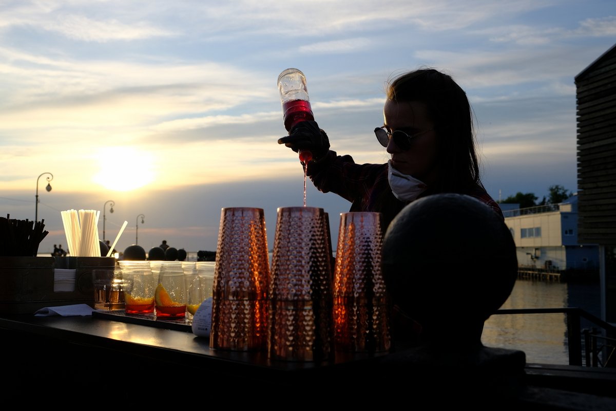 Вечерний бармен