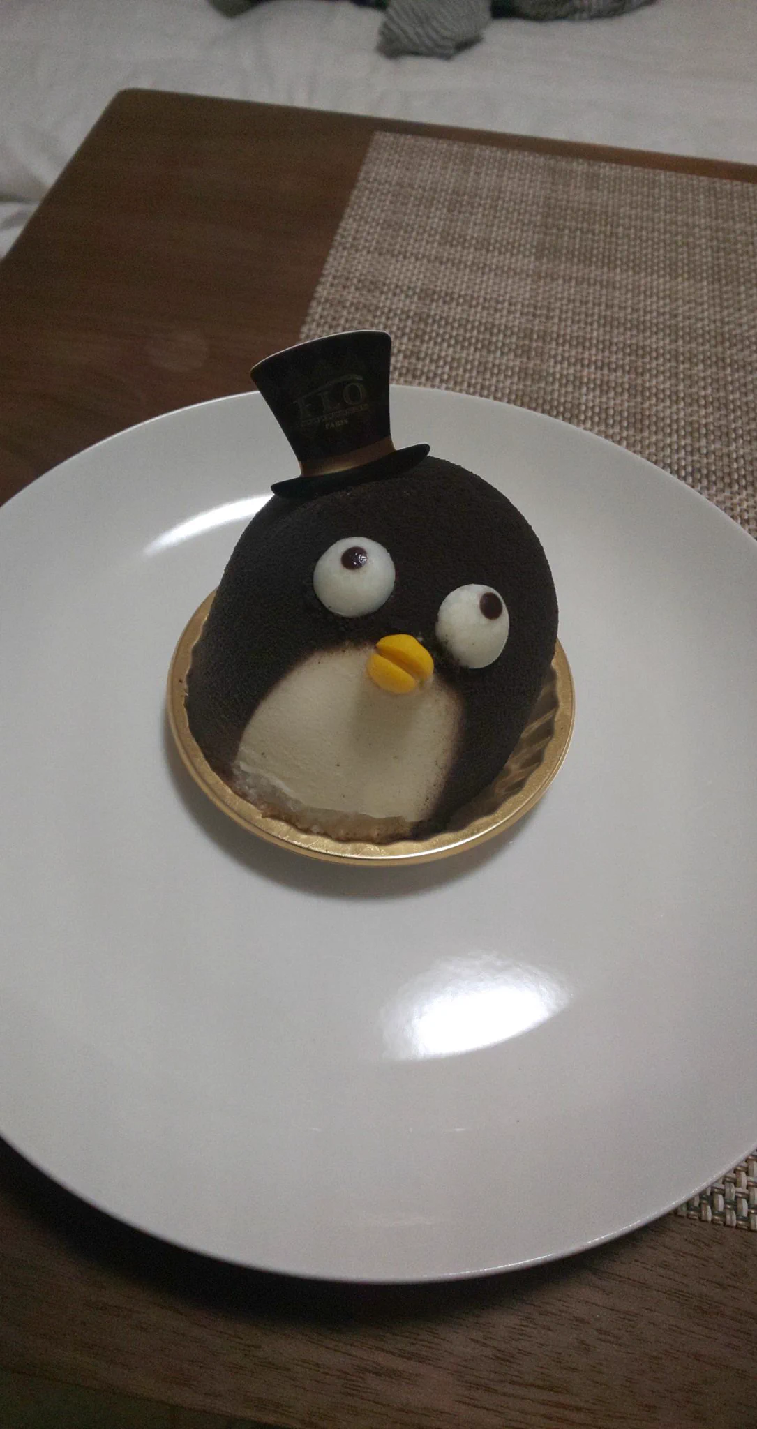 写真のケーキを注文したはずなのに？微妙に違うケーキが現れたwww